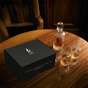 סט-דקנטר-וויסקי-יוקרתי-באריזה-שחורה